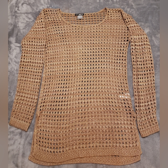 Venus Sparkly Crochet Tunic/Cover-Up Size Small. - Picture 3 of 9